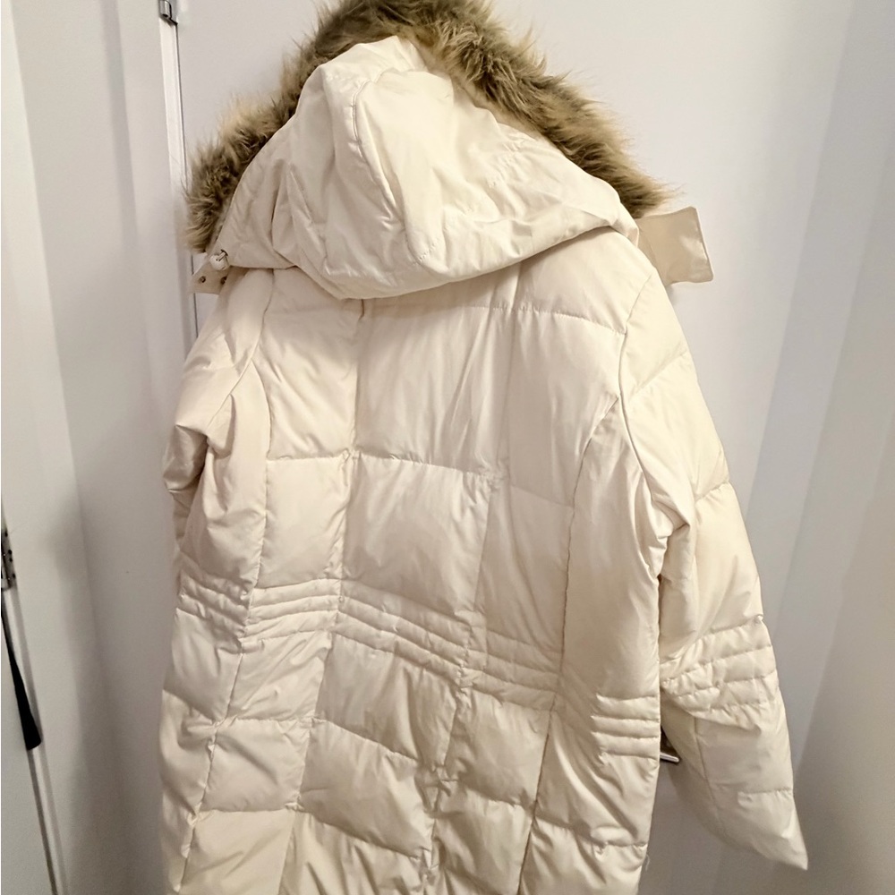 Old Navy Women's Cream Puffer Parka Coat with Faux Fur Hood size XXL - Picture 3 of 12
